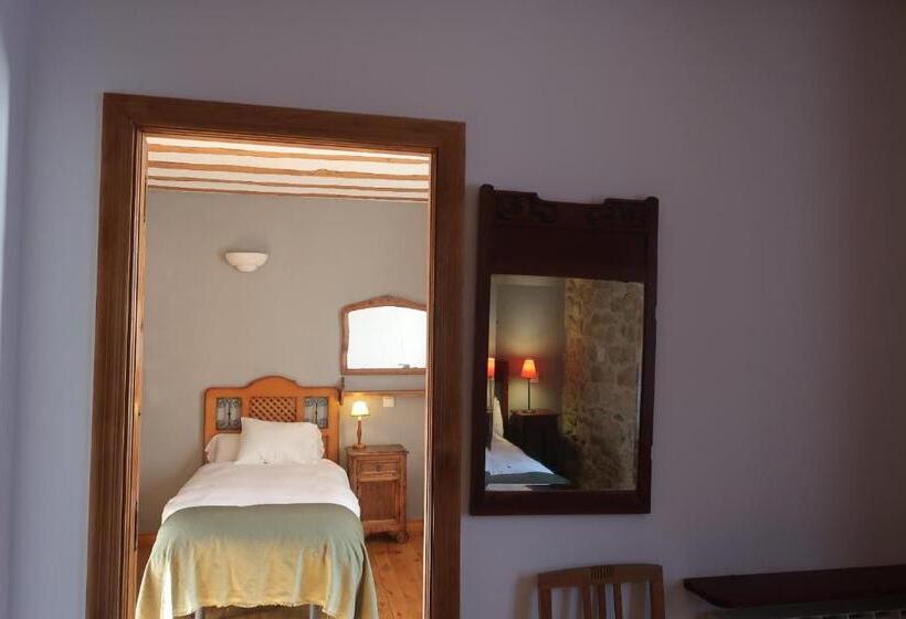 غرفة قياسية رباعية, Casa Barría