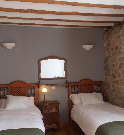 غرفة قياسية رباعية, Casa Barría