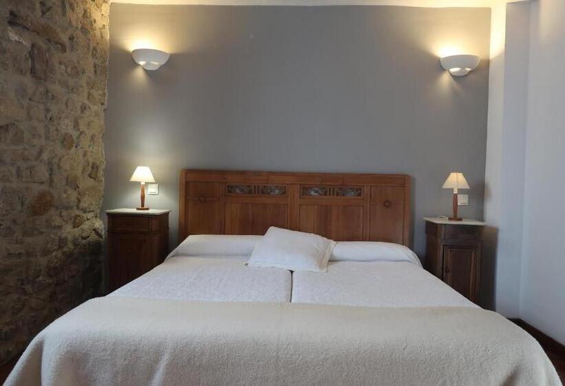 غرفة قياسية ثلاثية, Casa Barría