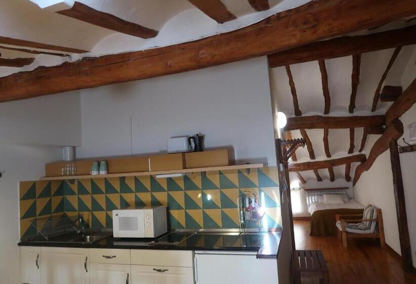Семейное Студио, Casa Barría