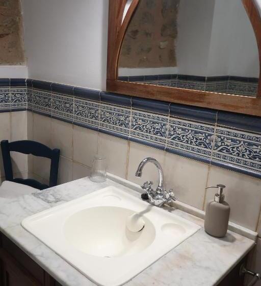 منزل غرفة نوم واحدة, Casa Barría