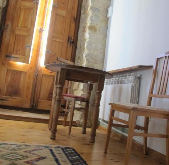 منزل غرفة نوم واحدة, Casa Barría