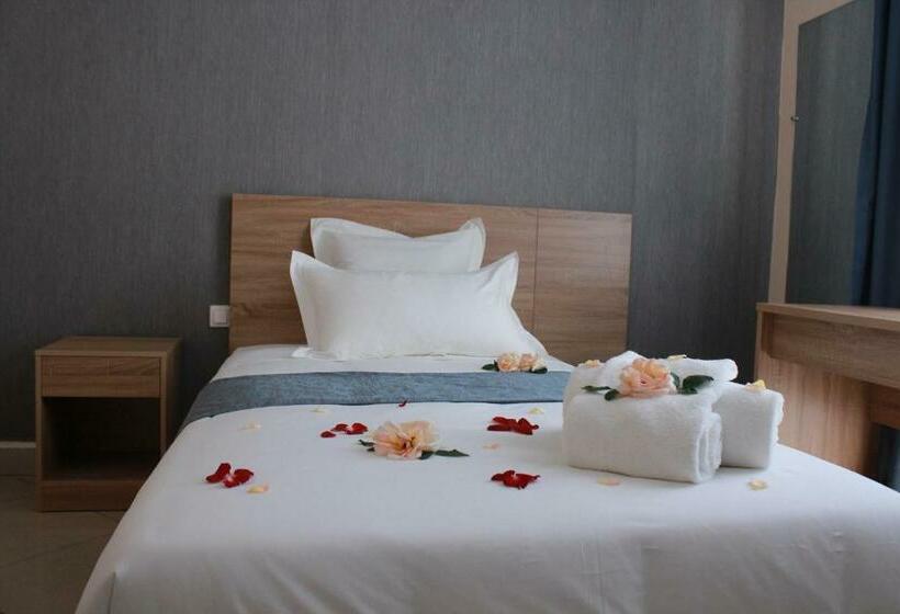 اتاق استاندارد یک نفره, Downtown