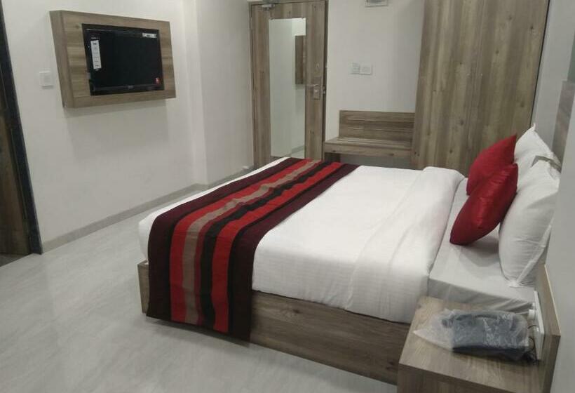 Single Deluxe Room, Indus Inn