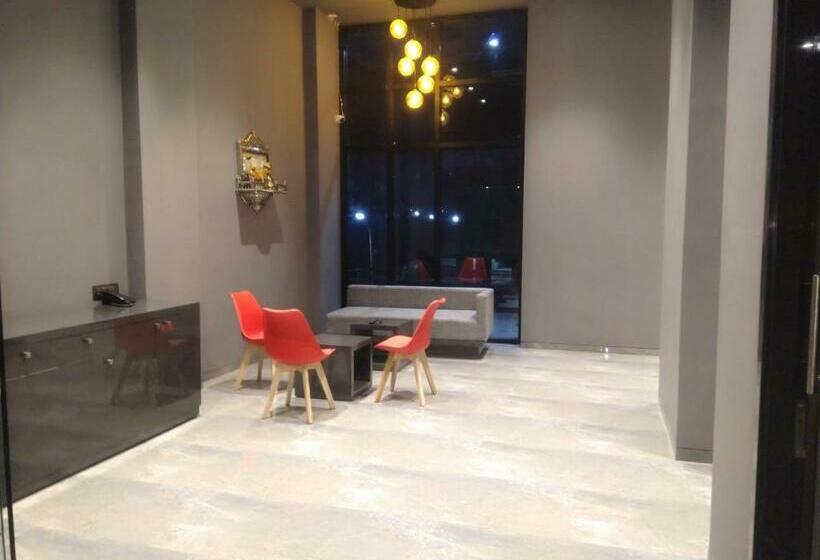 Single Deluxe Room, Indus Inn