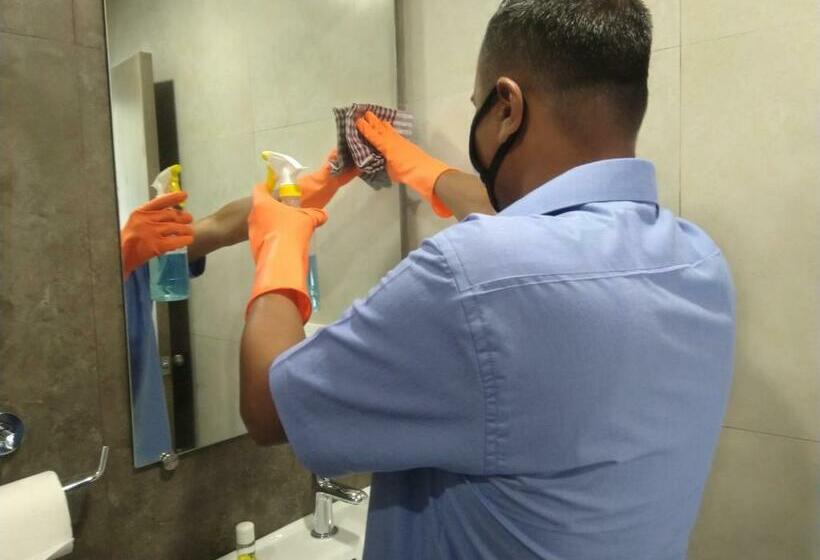 Single Deluxe Room, Indus Inn