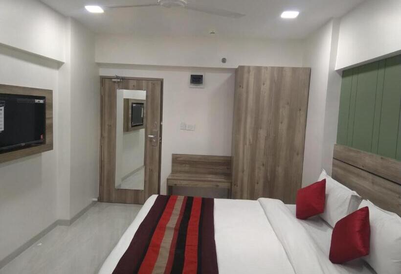 Single Deluxe Room, Indus Inn