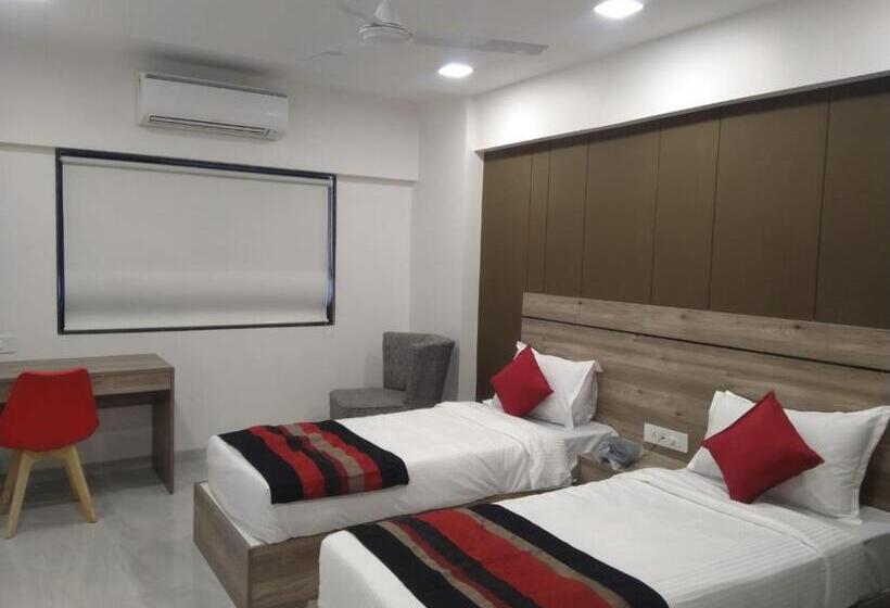 Deluxe Room, Indus Inn