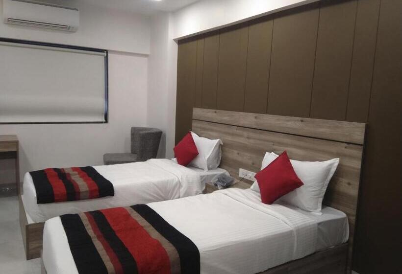 Deluxe Room, Indus Inn