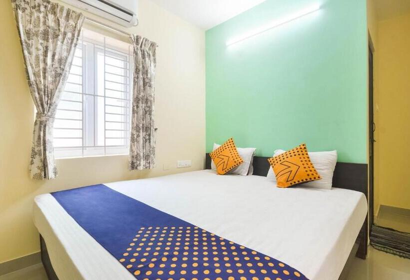 Quarto Triplo Clássico, Spot On 77128 Siva Residency