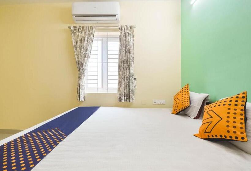 Quarto Triplo Clássico, Spot On 77128 Siva Residency