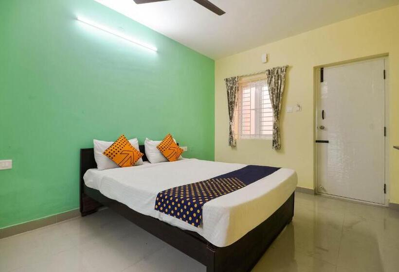 Quarto Triplo Clássico, Spot On 77128 Siva Residency