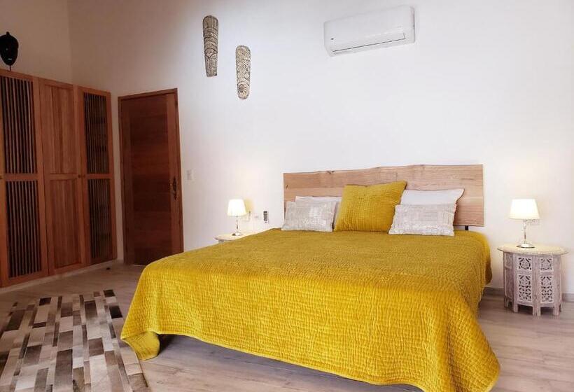 اتاق استاندارد با چشمانداز استخر, Takuma Boutik