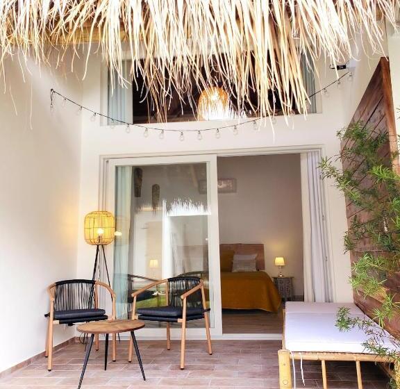 اتاق استاندارد با چشمانداز استخر, Takuma Boutik