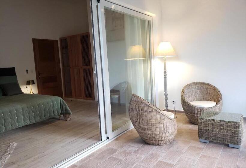 اتاق لوکس, Takuma Boutik