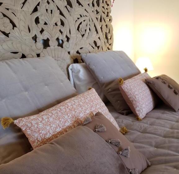 اتاق استاندارد با چشمانداز استخر, Takuma Boutik