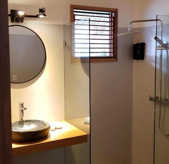 اتاق استاندارد با چشمانداز استخر, Takuma Boutik