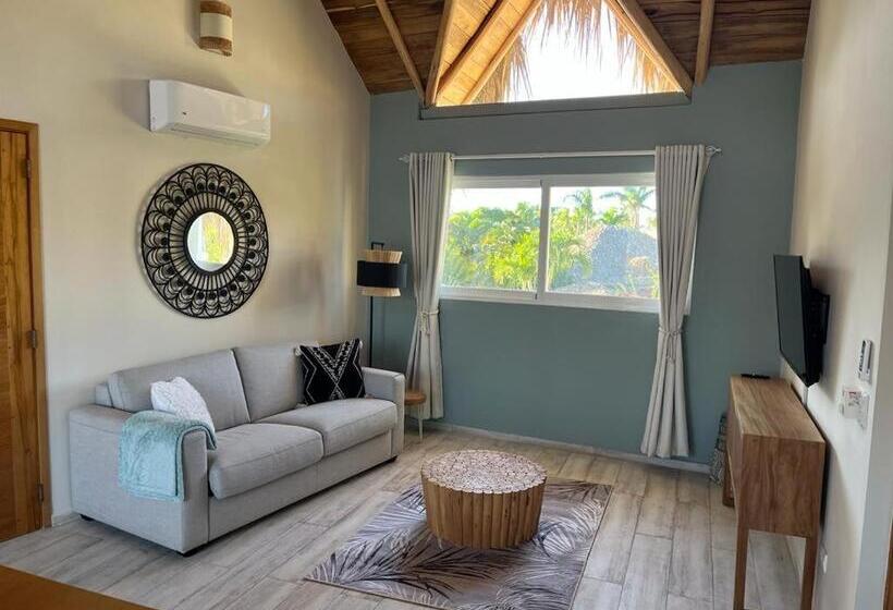 آپارتمان 1 خوابه با چشمانداز استخر, Takuma Boutik