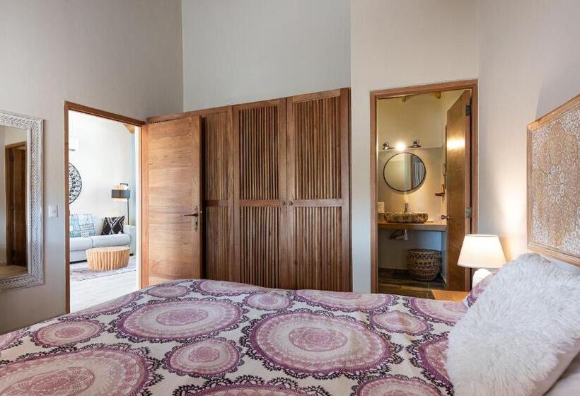 آپارتمان 1 خوابه با چشمانداز استخر, Takuma Boutik