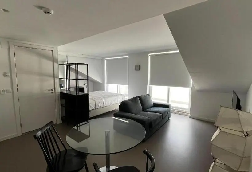 استودیو استاندارد با بالکن, Oscar Concept Apartments