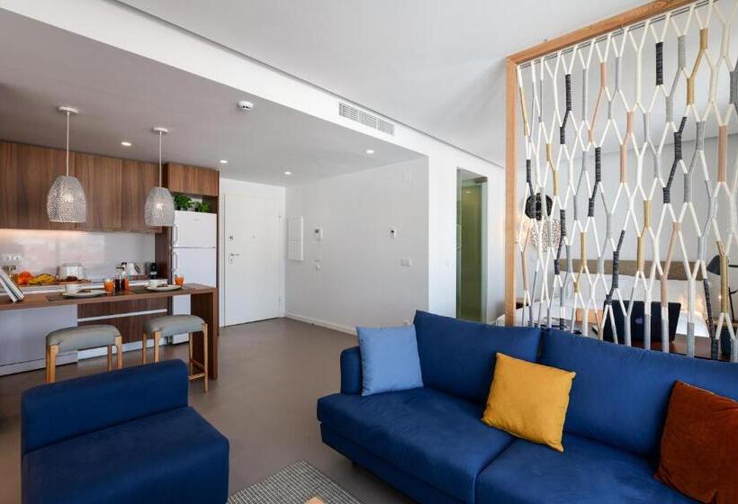 استودیوی سوپریور, Oscar Concept Apartments