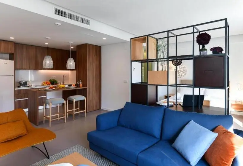 استودیوی سوپریور, Oscar Concept Apartments