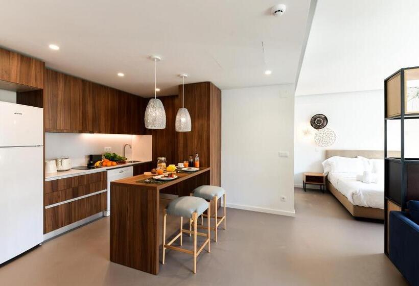 استودیوی سوپریور, Oscar Concept Apartments