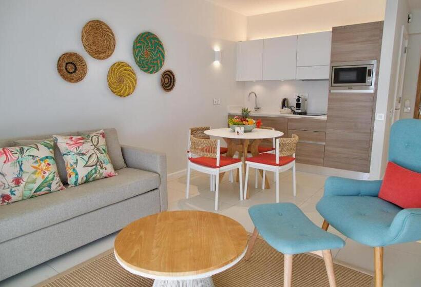 استودیوی استاندارد, Domaine De Grand Baie