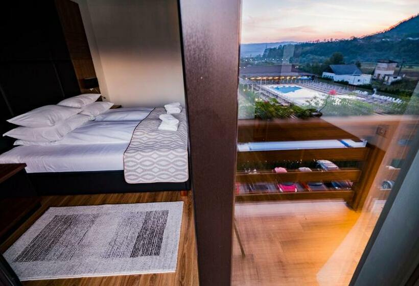 Номер Стандарт с Балконом, Mirage Resort & Spa