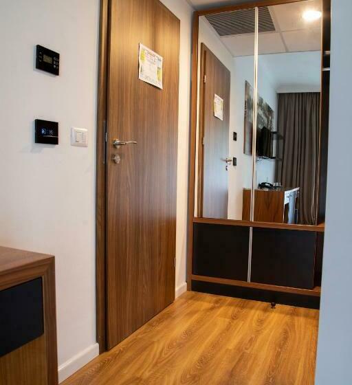 Номер Стандарт с Балконом, Mirage Resort & Spa