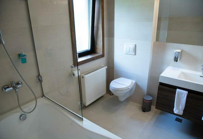 Полулюкс, Mirage Resort & Spa