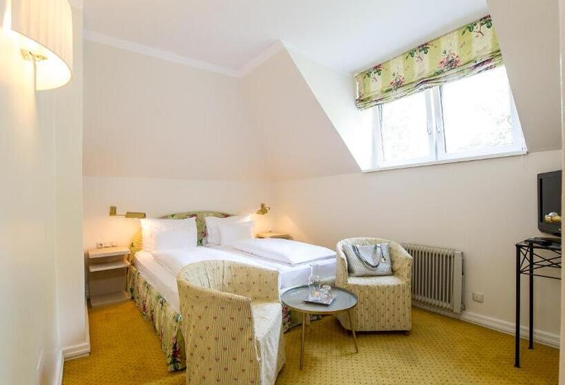 Номер Basic, Dermuth Hotels – Parkvilla Wörth