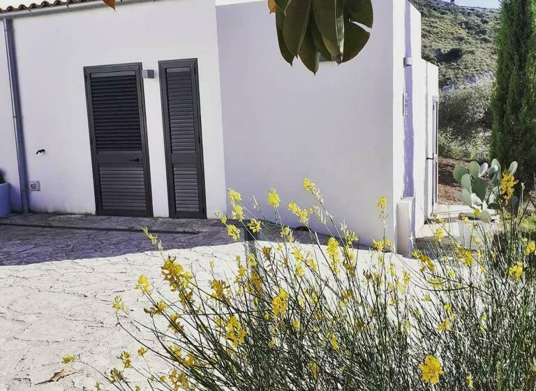 شقة غرفة واحدة, Agriturismo Casebianche