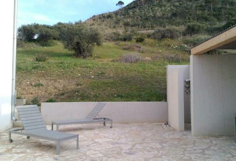 شقة غرفة واحدة, Agriturismo Casebianche