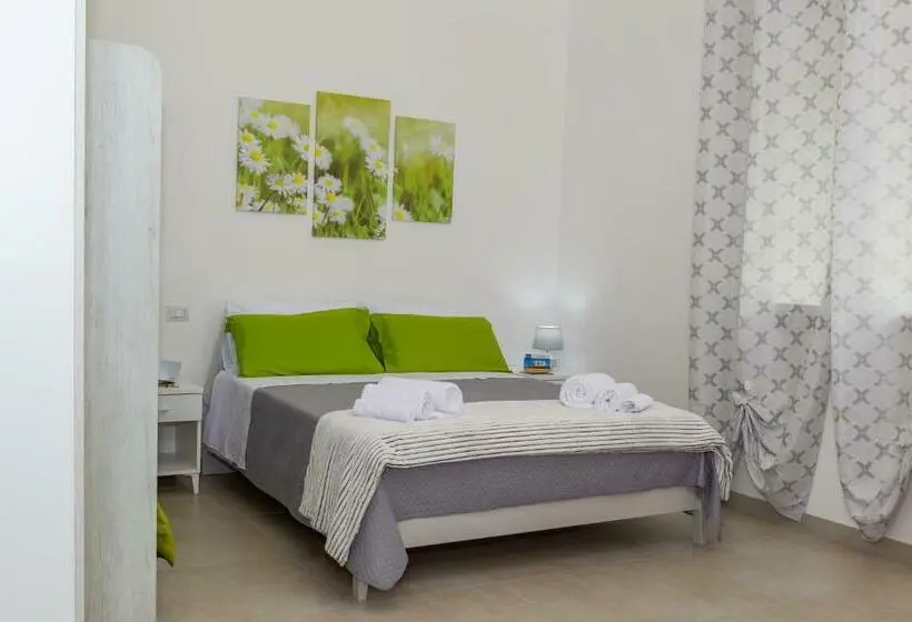 اتاق لوکس سه تخته, Paloma B&b
