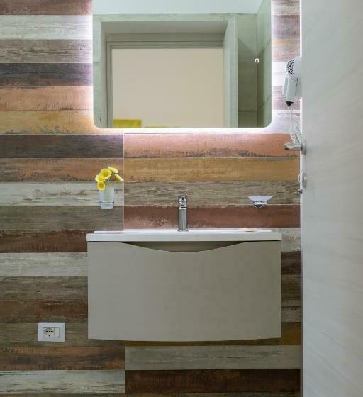 اتاق لوکس سه تخته, Paloma B&b