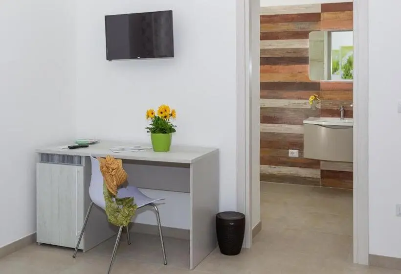 اتاق لوکس سه تخته, Paloma B&b