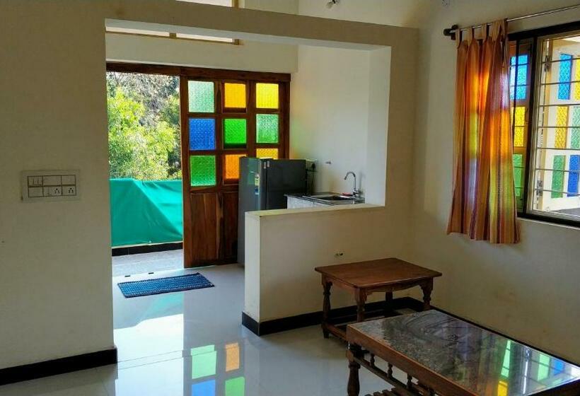 جناح عائلي, Lotus Garden   Near Matrimandir Center Auroville