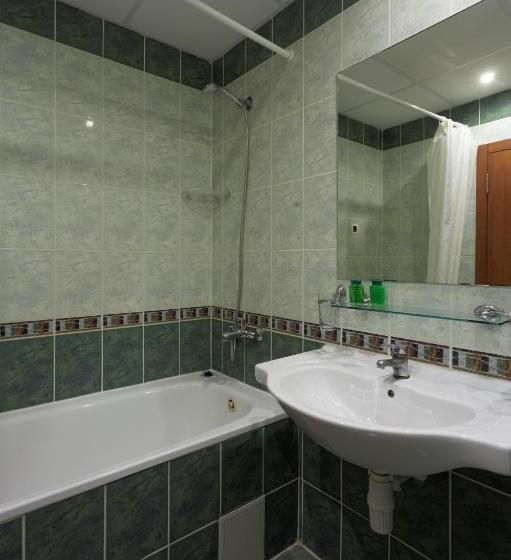 غرفة قياسية مزوَّدة بشُرفة إطلالة جانبية علي البحر, Elena Hotel And Wellness   All Inclusive