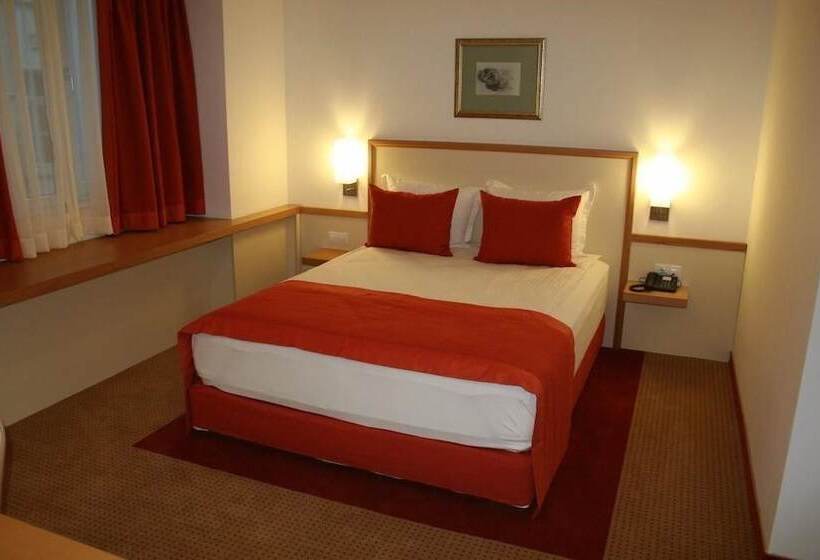 جناح جونيور, Arte Sofia