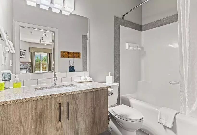 اتاق لوکس, Basecamp Lodge Canmore