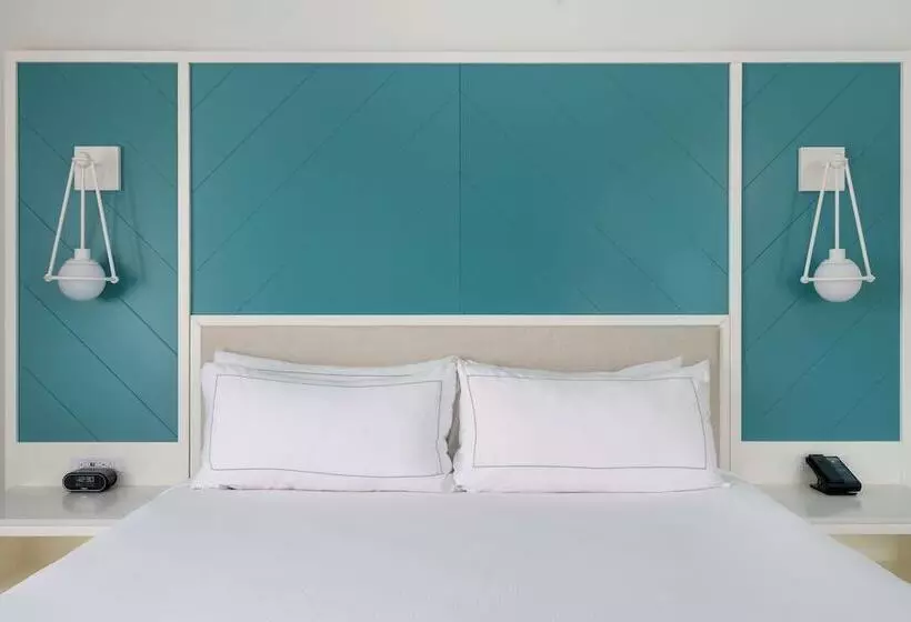 سوئیت برای معلولان, Doubletree Suites By Hilton Naples