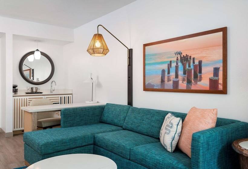 套房带泳池景, Doubletree Suites By Hilton Naples