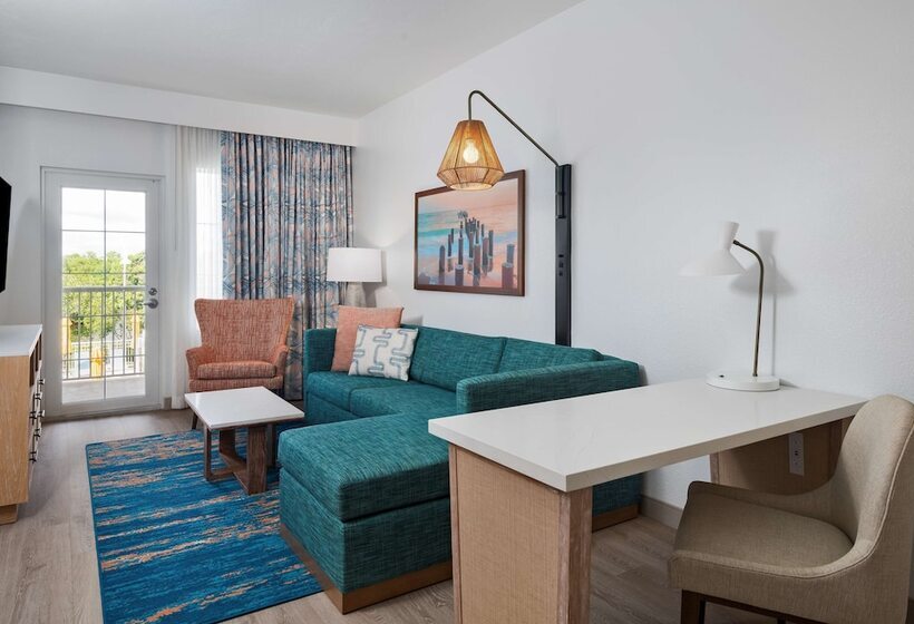 جناح مطلّ علي حمام السباحة, Doubletree Suites By Hilton Naples