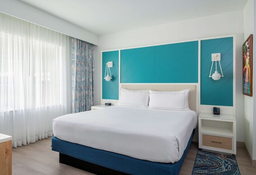 Люкс Вид на Бассейн, Doubletree Suites By Hilton Naples