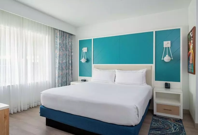 سوییت با چشم‌انداز استخر, Doubletree Suites By Hilton Naples