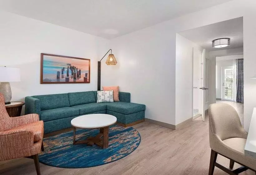 سوئیت برای معلولان, Doubletree Suites By Hilton Naples