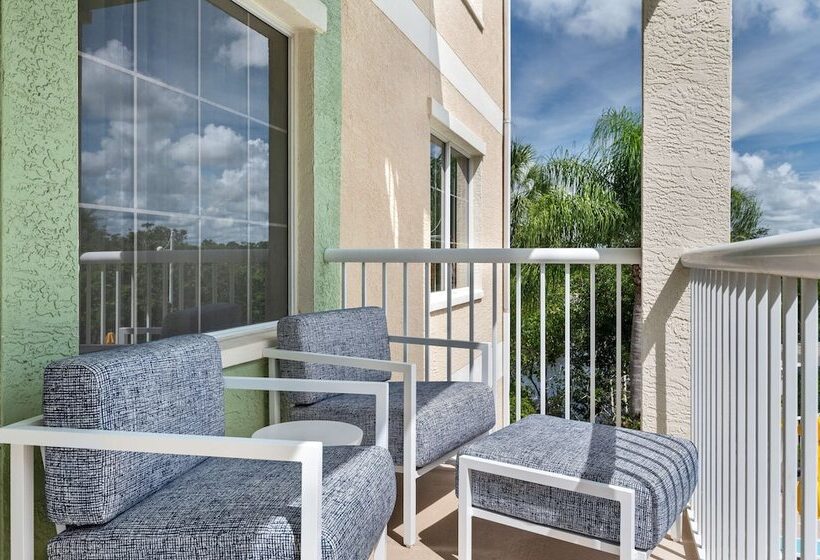 جناح لذوى الاحتياجات الخاصة, Doubletree Suites By Hilton Naples