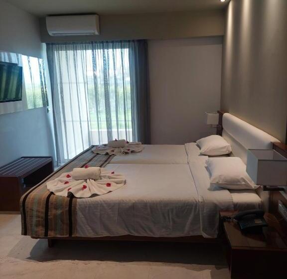 デラックスルーム, Eleftheria