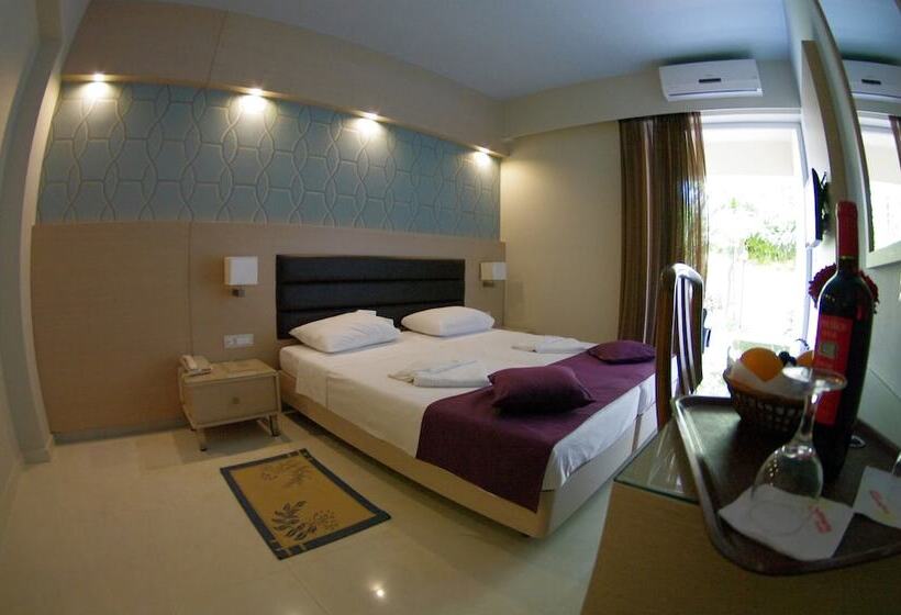 ガーデンビュースーペリアールーム, Eleftheria